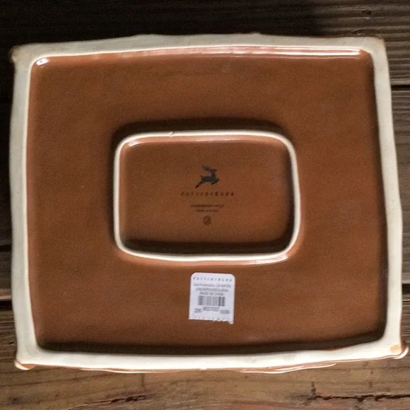 Pottery Barn Whimsical Lidded Holiday Gingerbread House Stoneware Cookie Jar BN - Picture 15 of 16